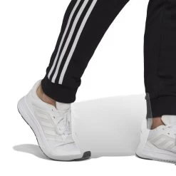 Adidas ESS Tapered Cuff 3-Streifen Hose Herren Schwarz Tall-Größe -Sportbekleidung Geschäft GK8831TG ADIDAS D1
