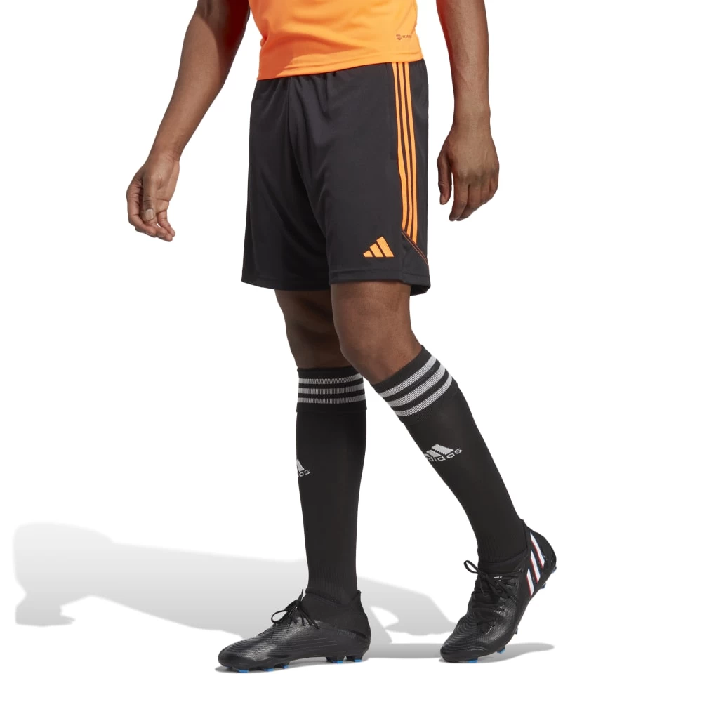 Adidas Tiro 23 Club Trainingsshorts Herren Schwarz Orange 4 Adidas Tiro 23 Club Trainingsshorts Herren Schwarz Orange – Bild 2